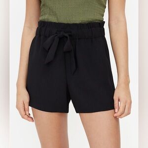 Paper bag Pull on high waisted black shorts with pockets